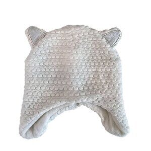 Adorable Baby White Knit Hat With Cat Ears Soft Warm Winter Cap 100% Acrylic She